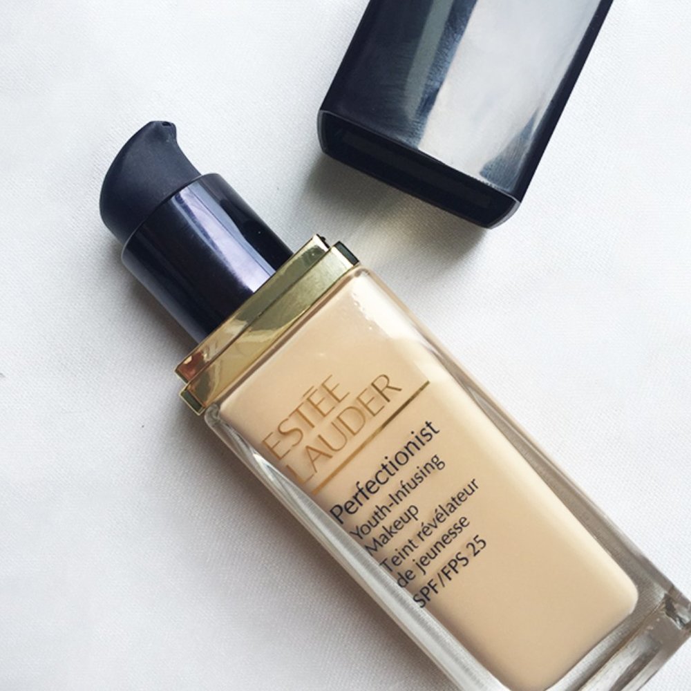 Perfectionist Youth-Infusing Serum Makeup 1N1